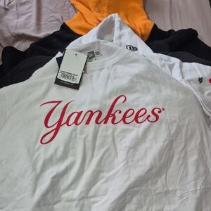 New Era Men's White Tee with Red Yankees Script